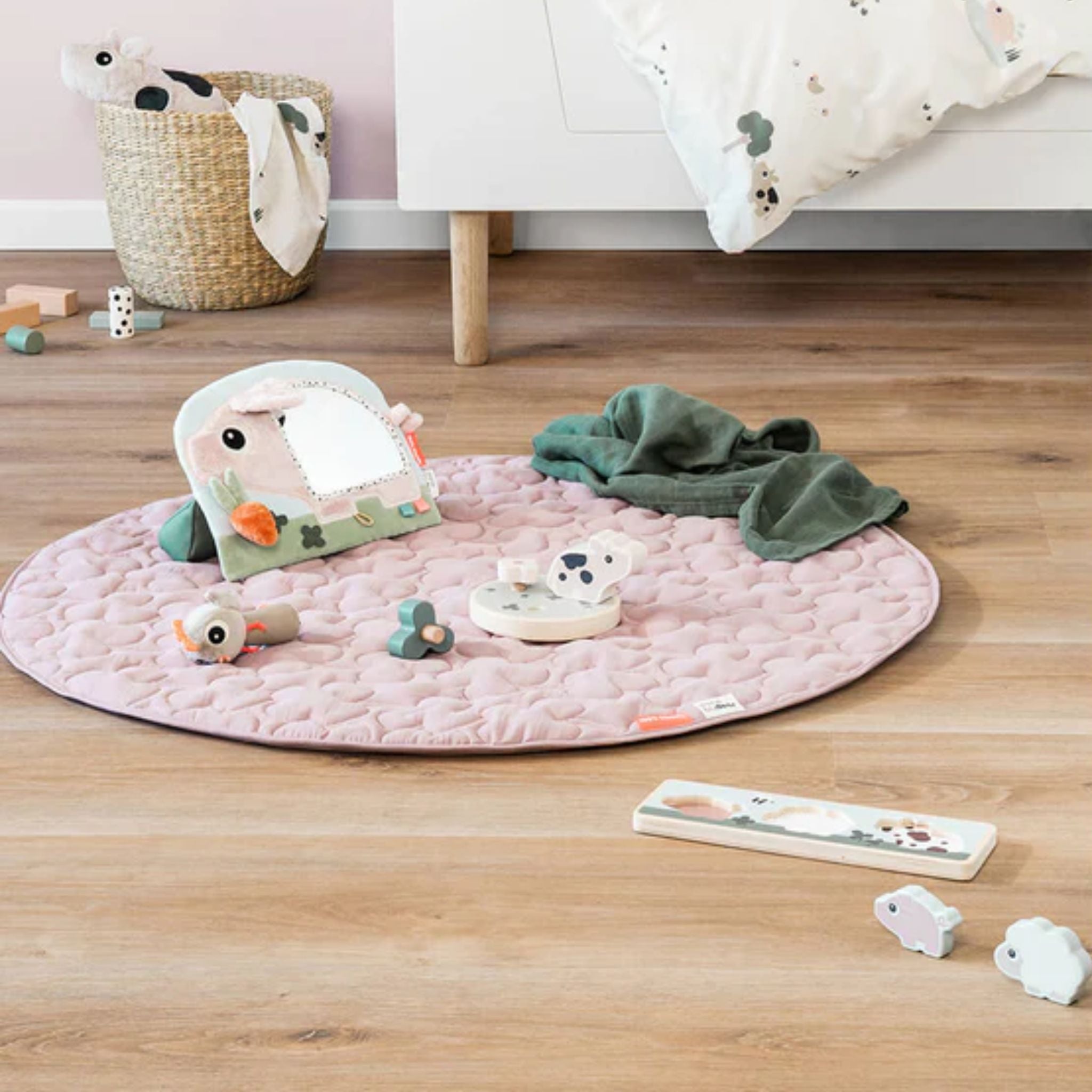 DonebyDeer Activity Floor Mirror Pigee