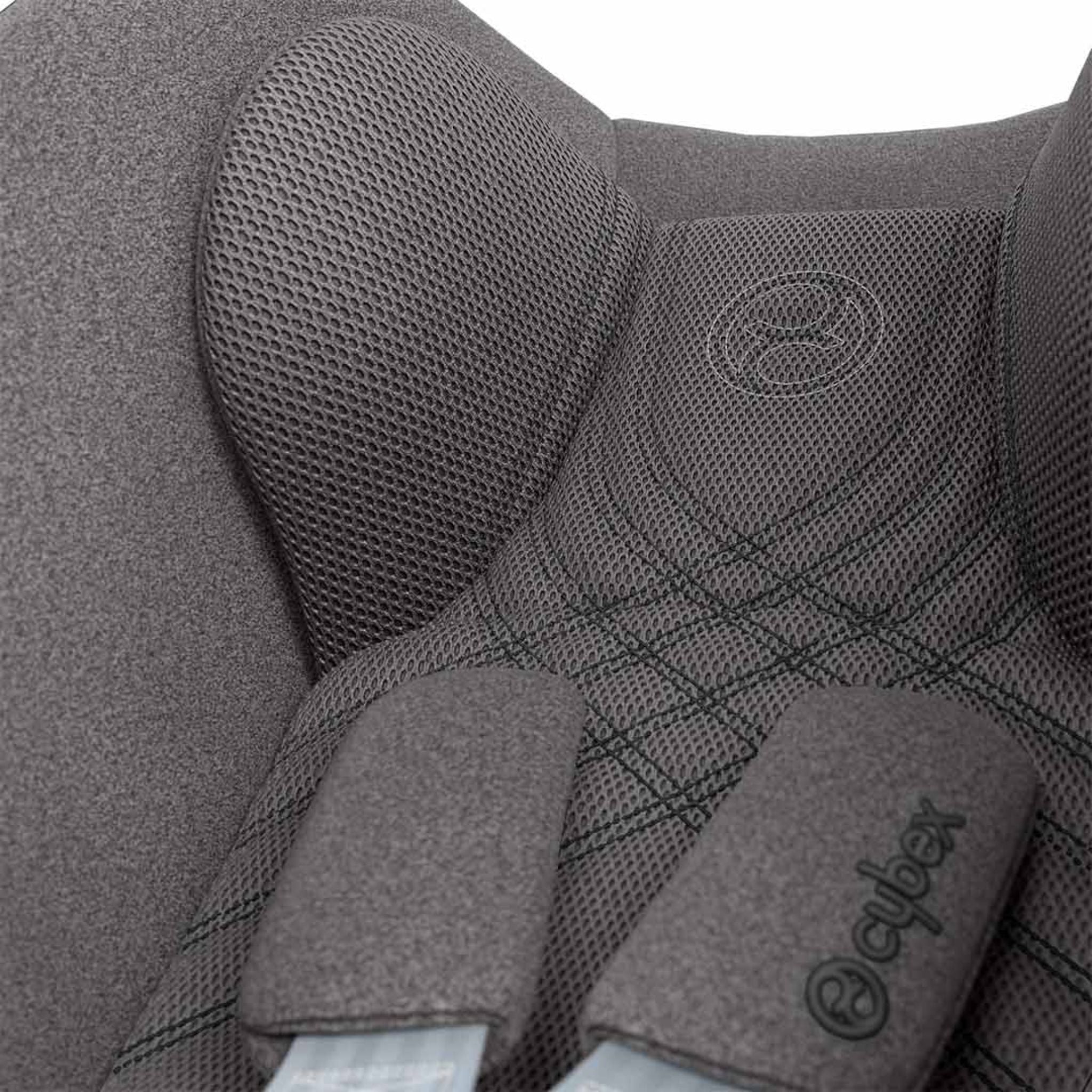 Cybex Cloud T i-Size Plus Car Seat