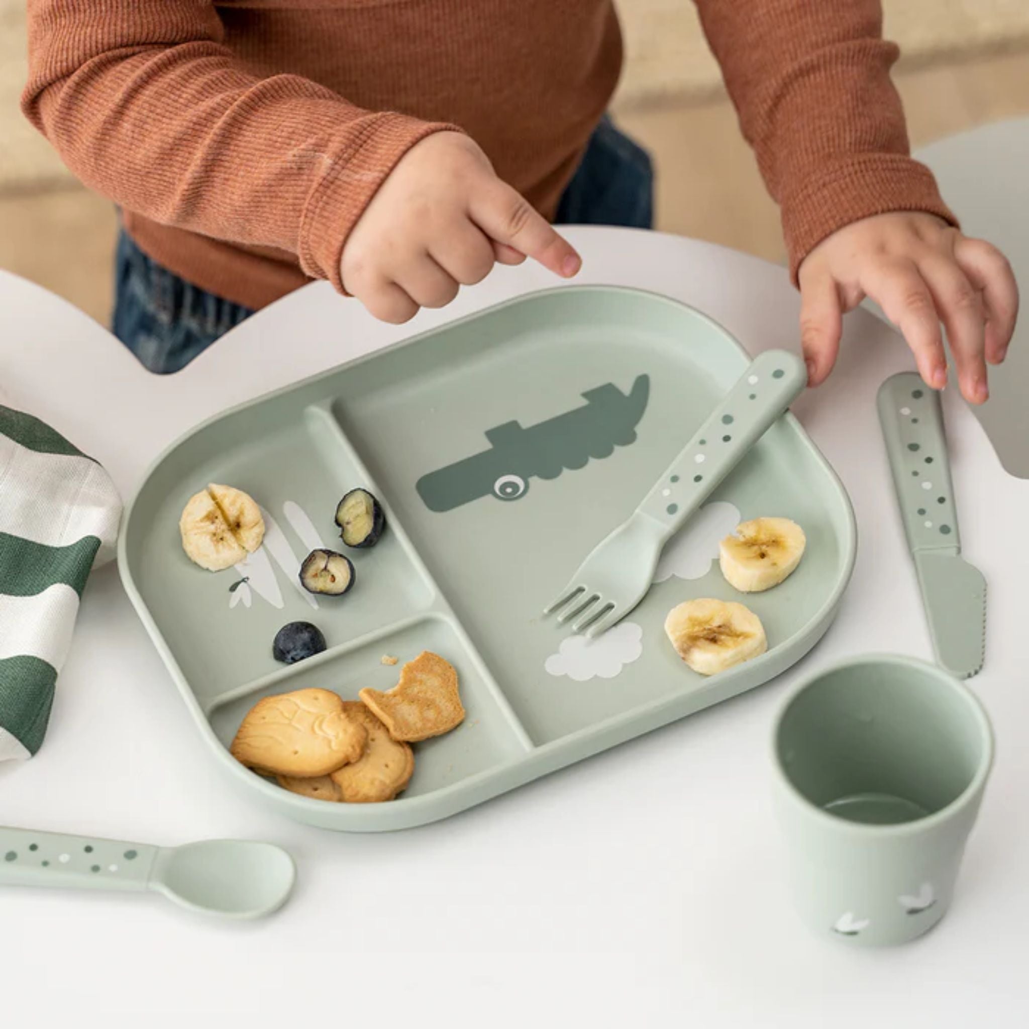 DonebyDeer Foodie Compartment Plate