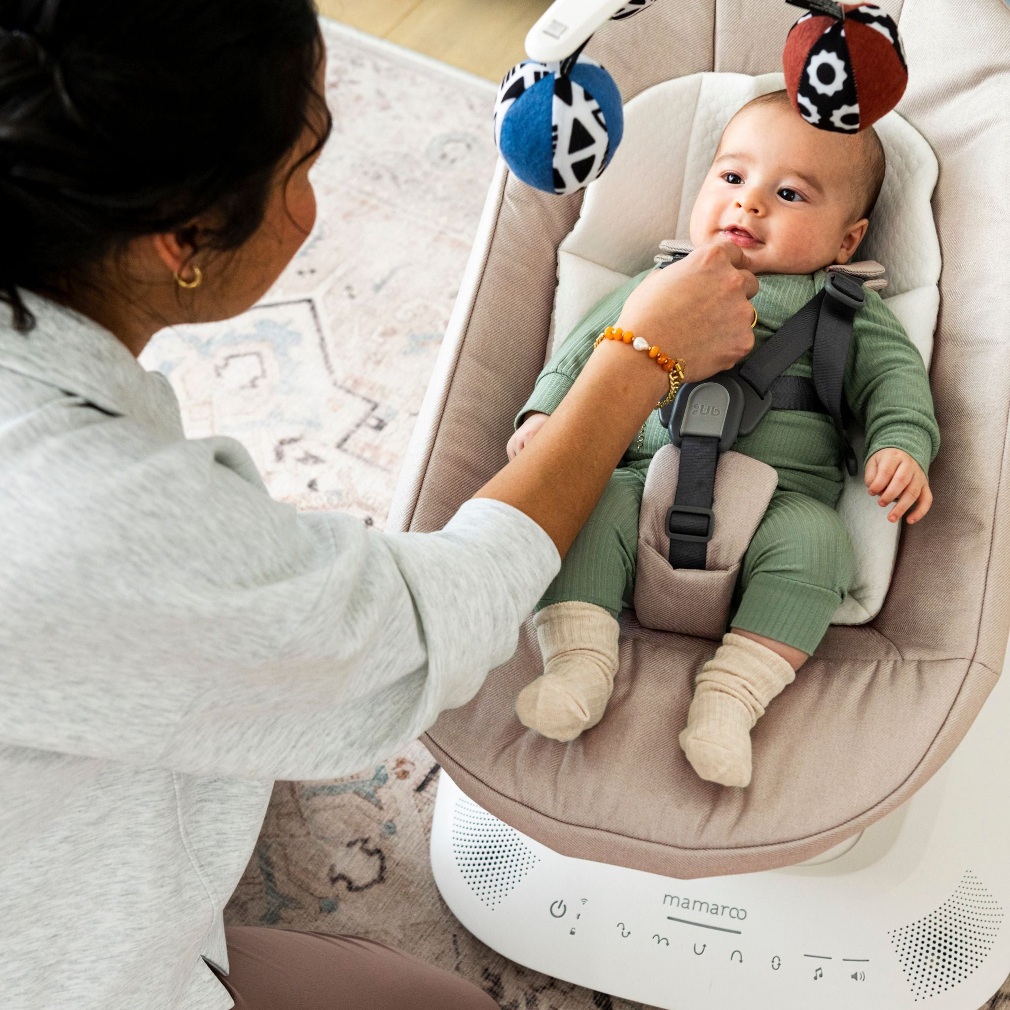 UPPAbaby Mamaroo Smart Swing