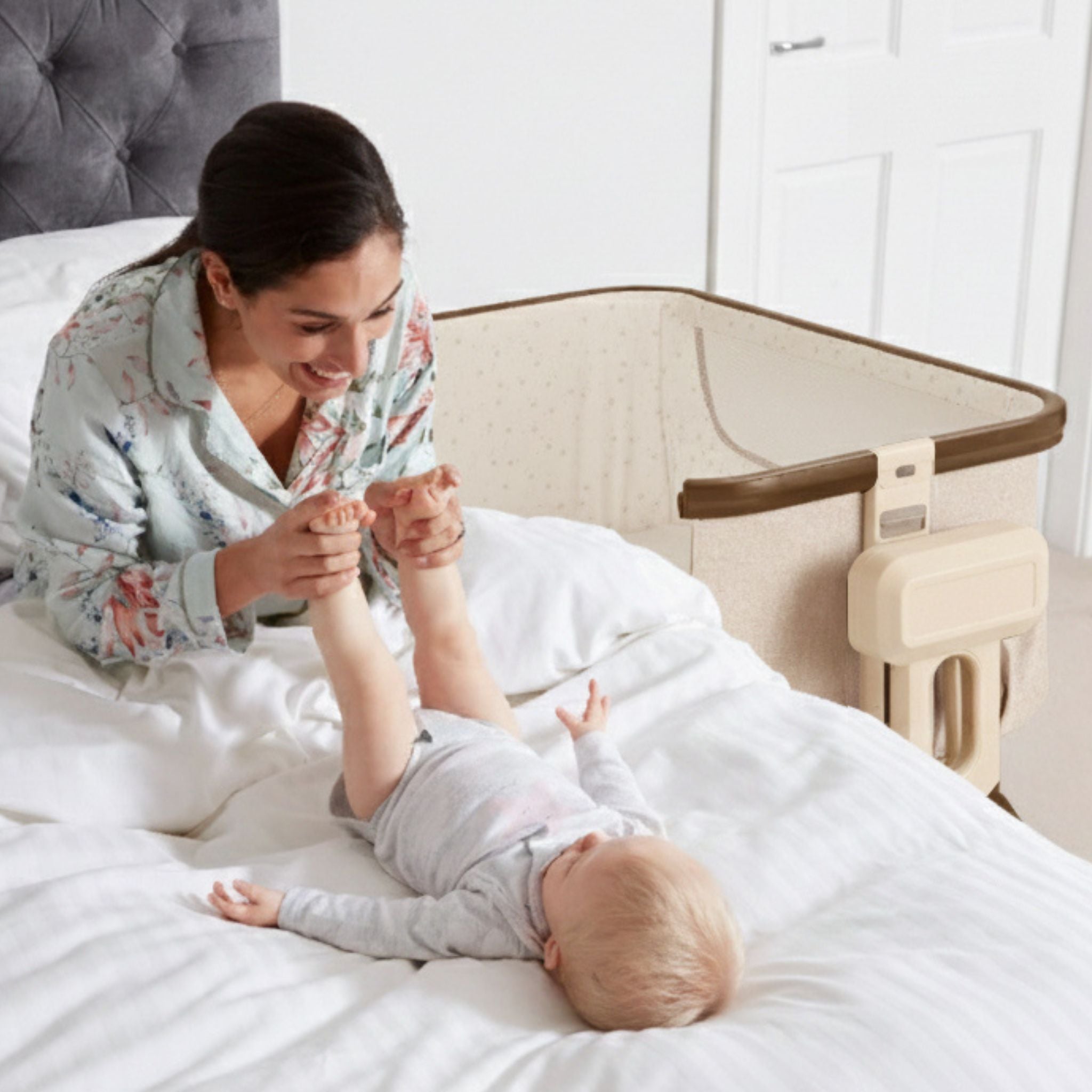 Baby Elegance Co Glide Electric Bedside Crib