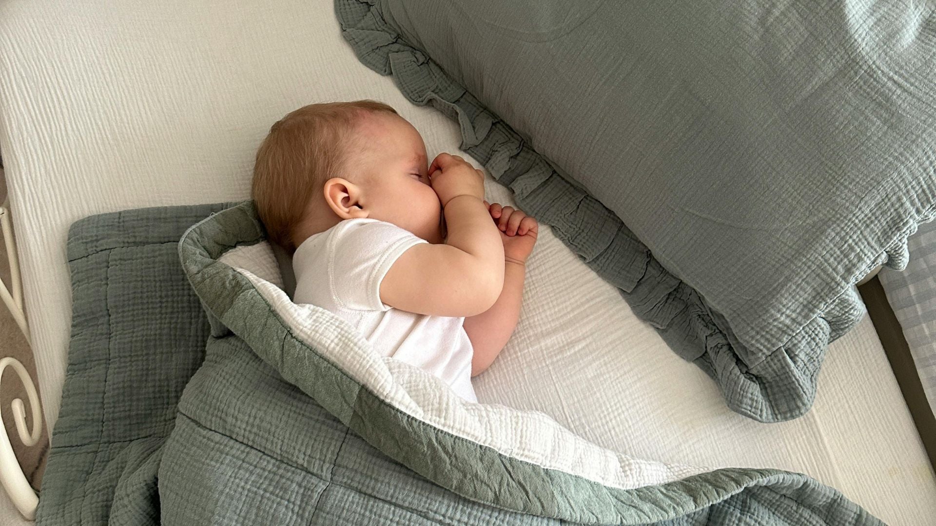 Best Mattresses for Newborns: Crib, Travel Cot, Moses Basket