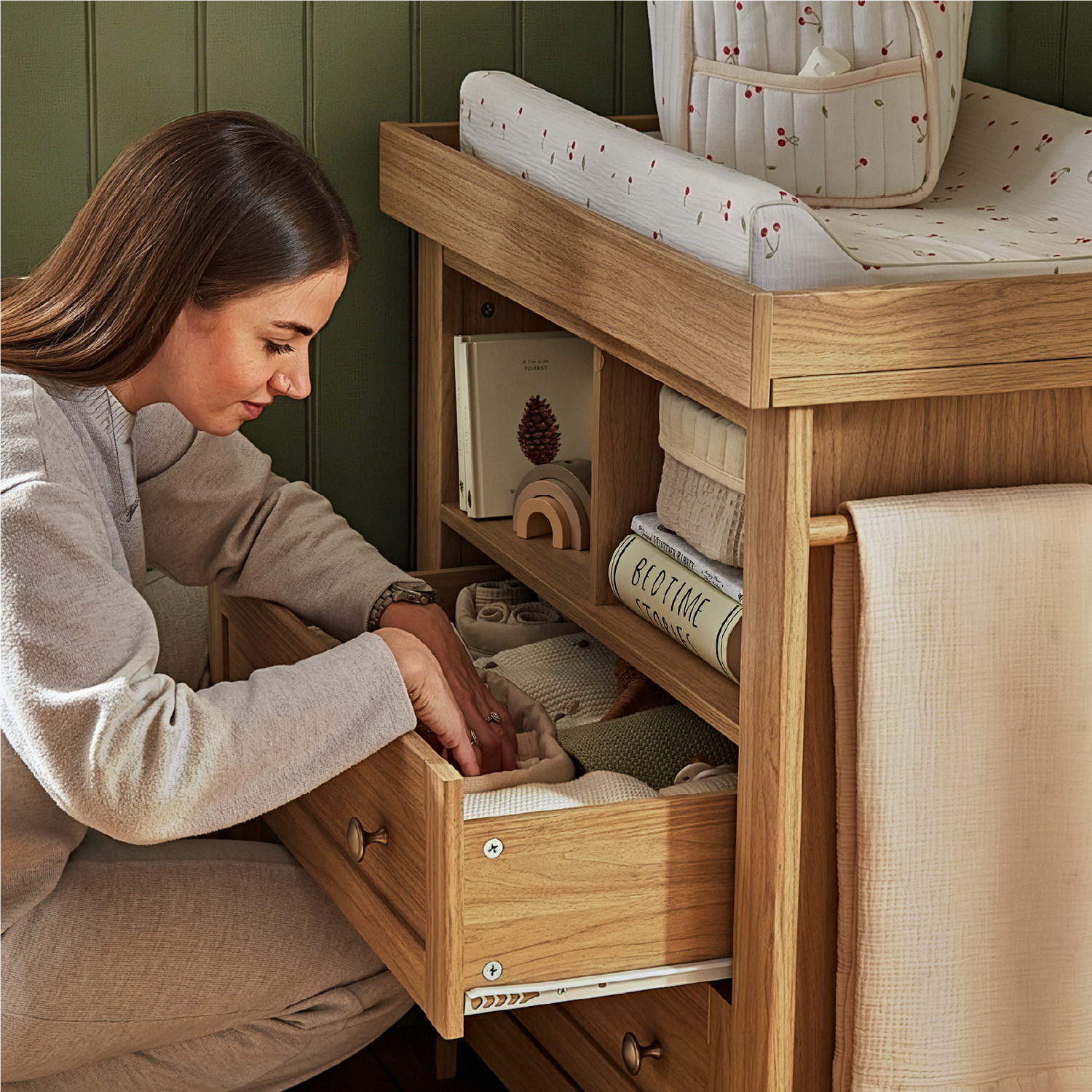 CuddleCo Burford Dresser Changer
