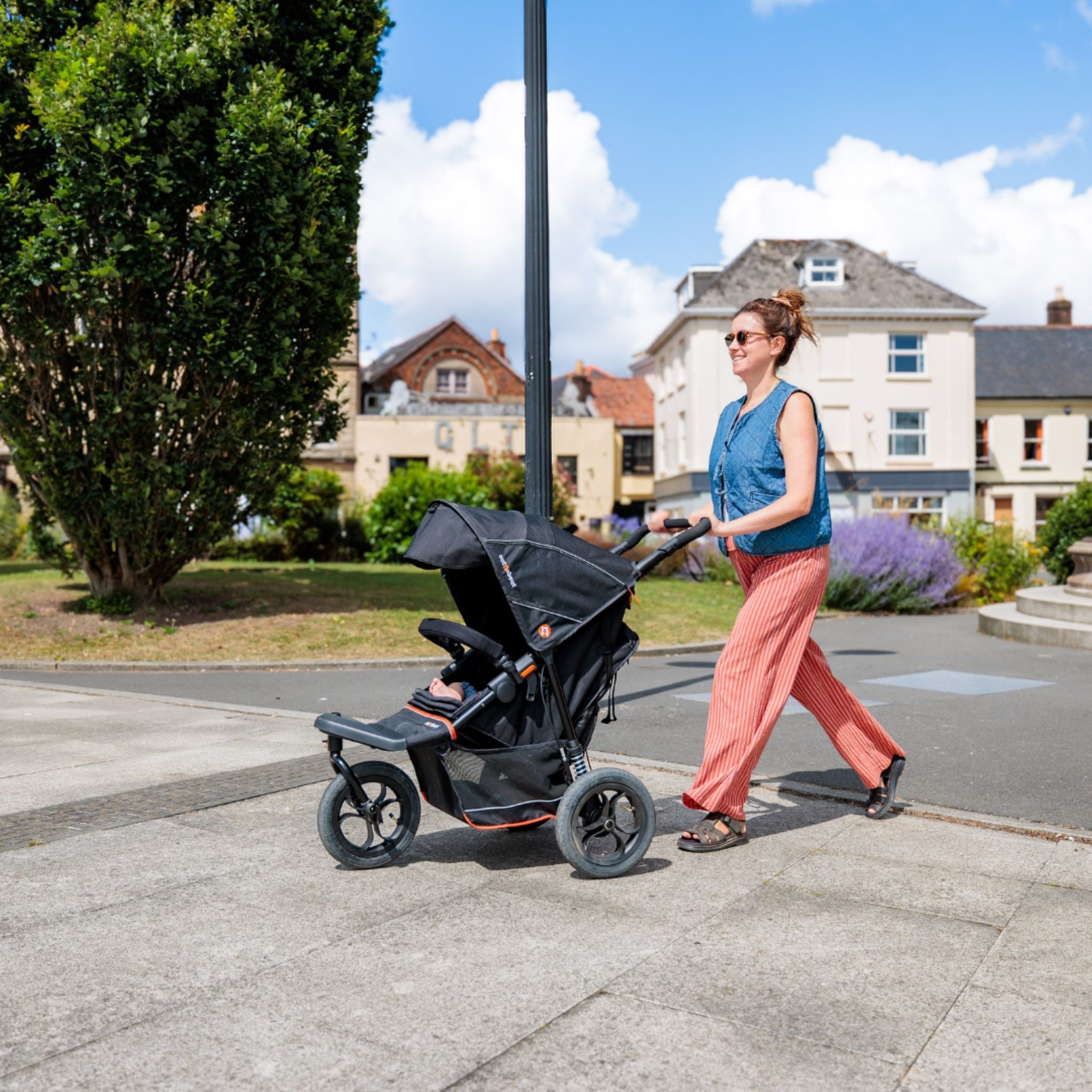 OutnAbout Nipper V6 Pushchair