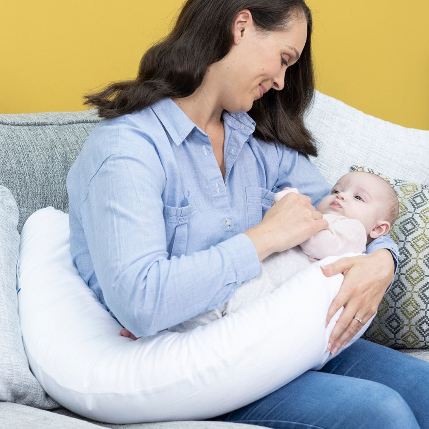 Dreamgenii Pregancy and Feeding Pillow - White