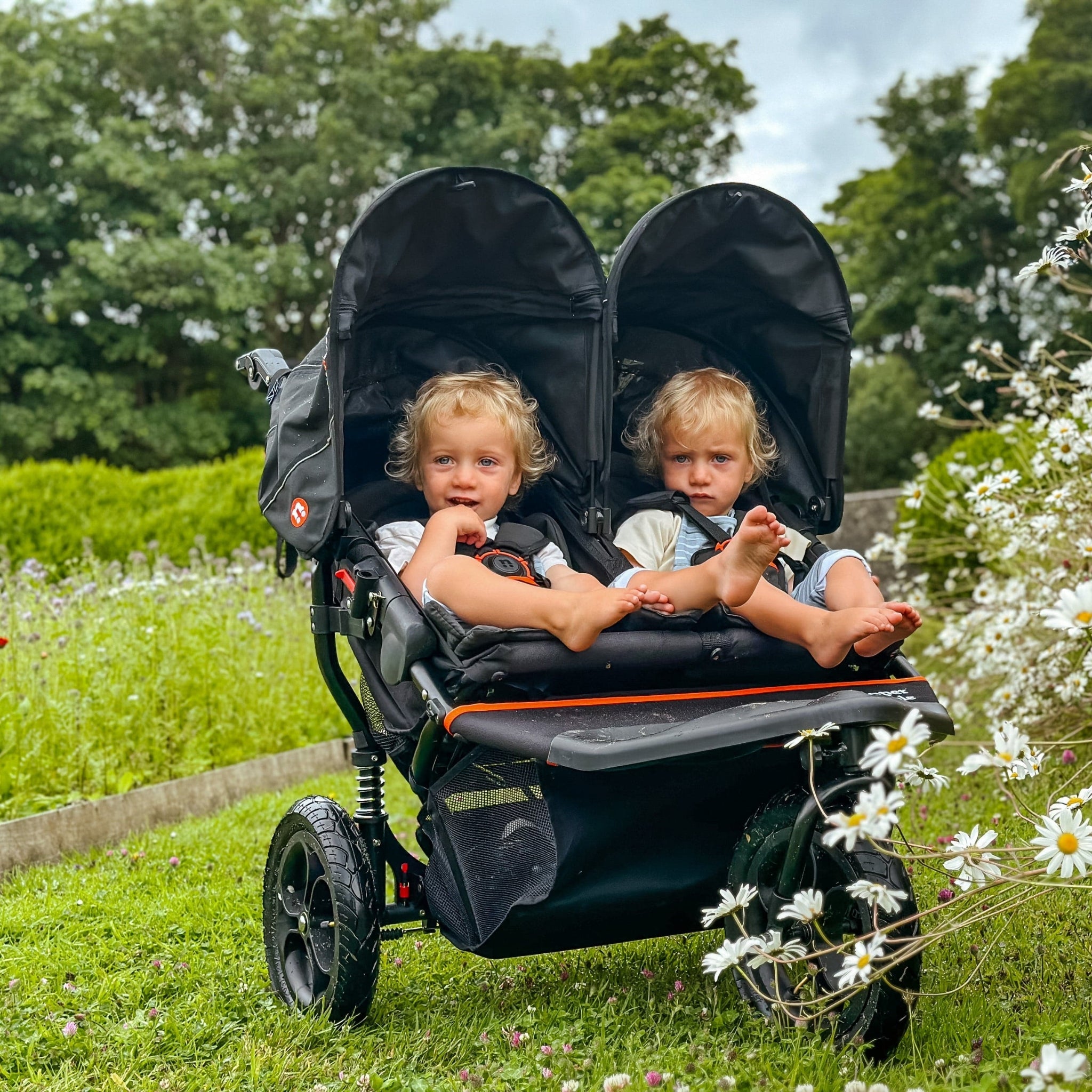 OutnAbout Nipper Double 360 V5 Forest Black LittleBe